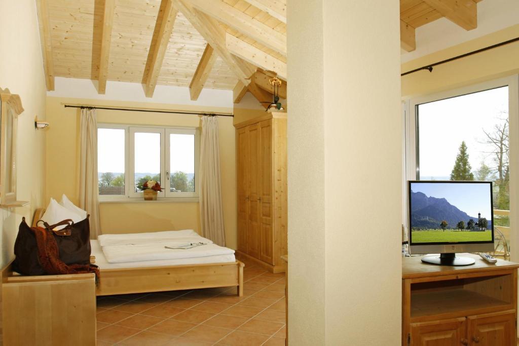 Hotel Garni Mowe Tutzing Oda fotoğraf
